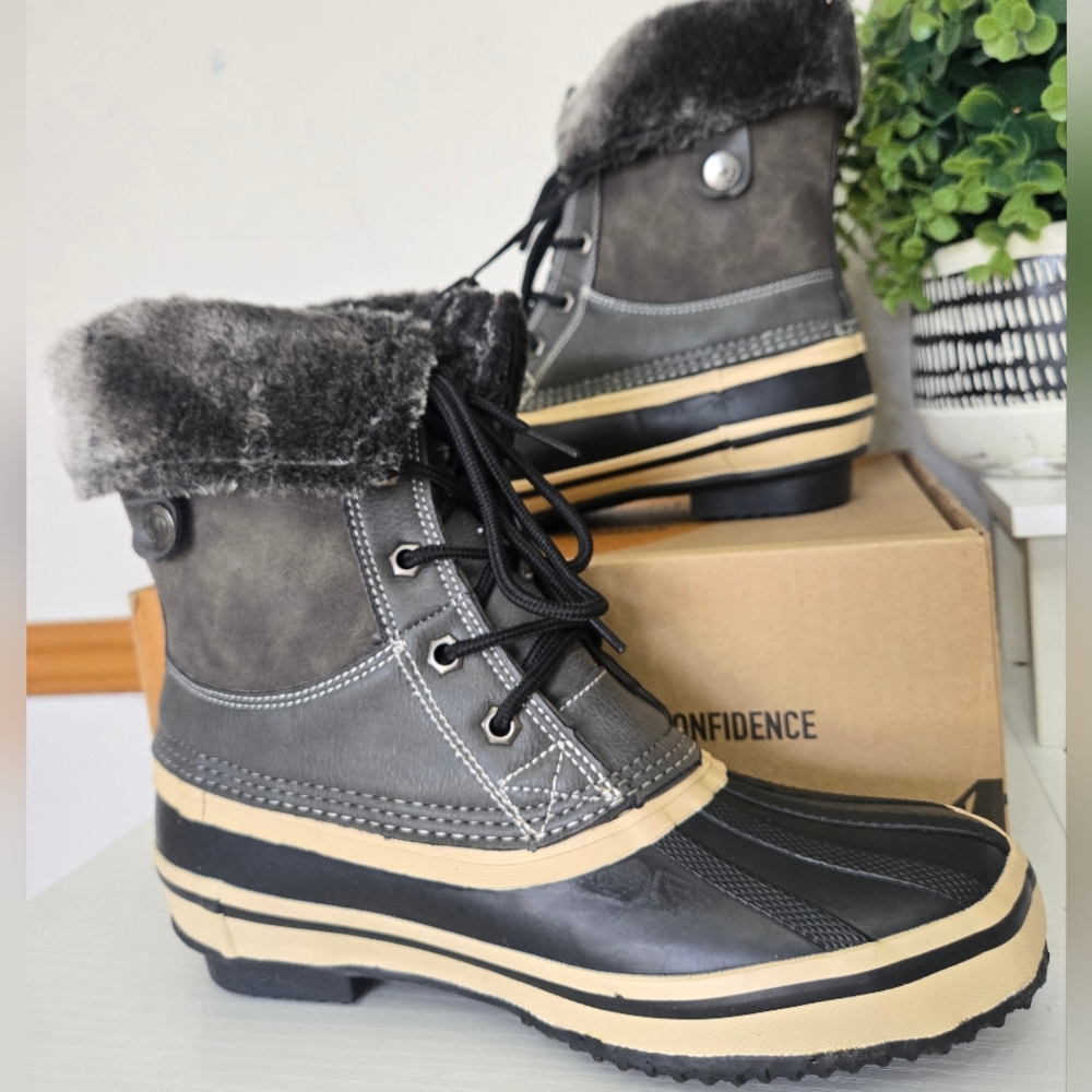 NWT Absolute Canada Snowfield Waterproof Winter Boots Women’s Size 8 Fur Lined